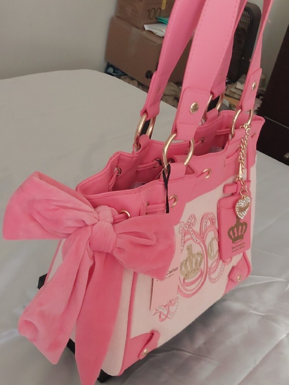 Juicy Couture Pink and Cream Bow-Accent Daydreamer Tote New - Picture 4 of 10